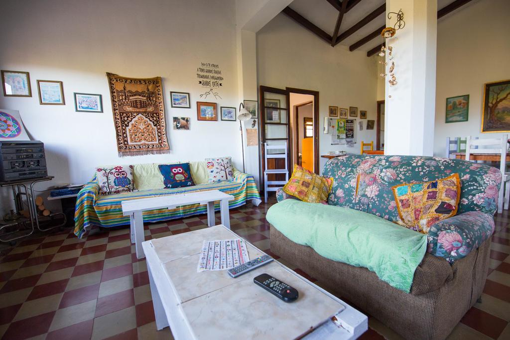 Hostel Aneley Tanti Buitenkant foto