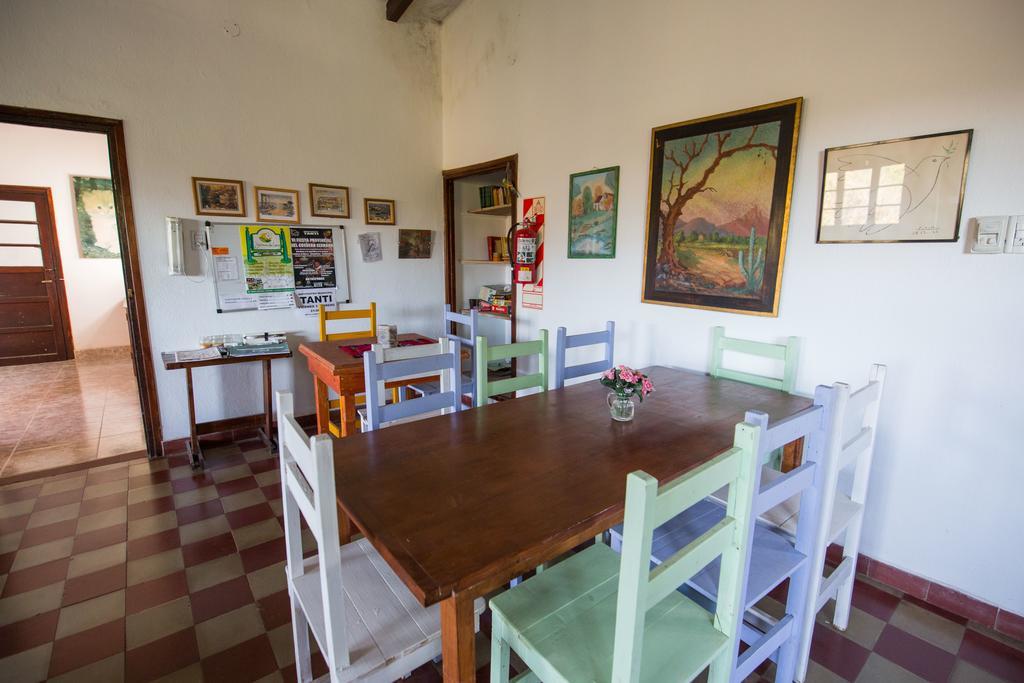 Hostel Aneley Tanti Buitenkant foto
